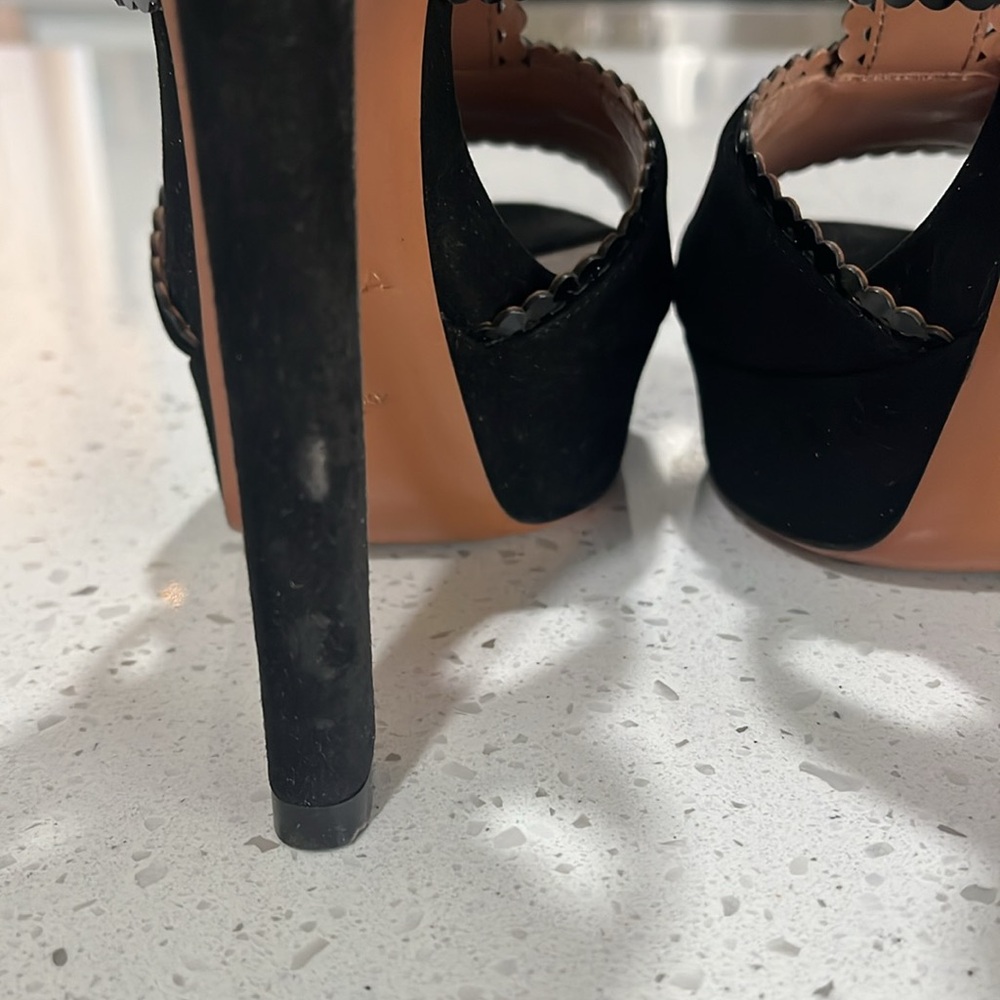Alaia paris Size 37 women’s black suede strap heels great condition - Picture 12 of 16